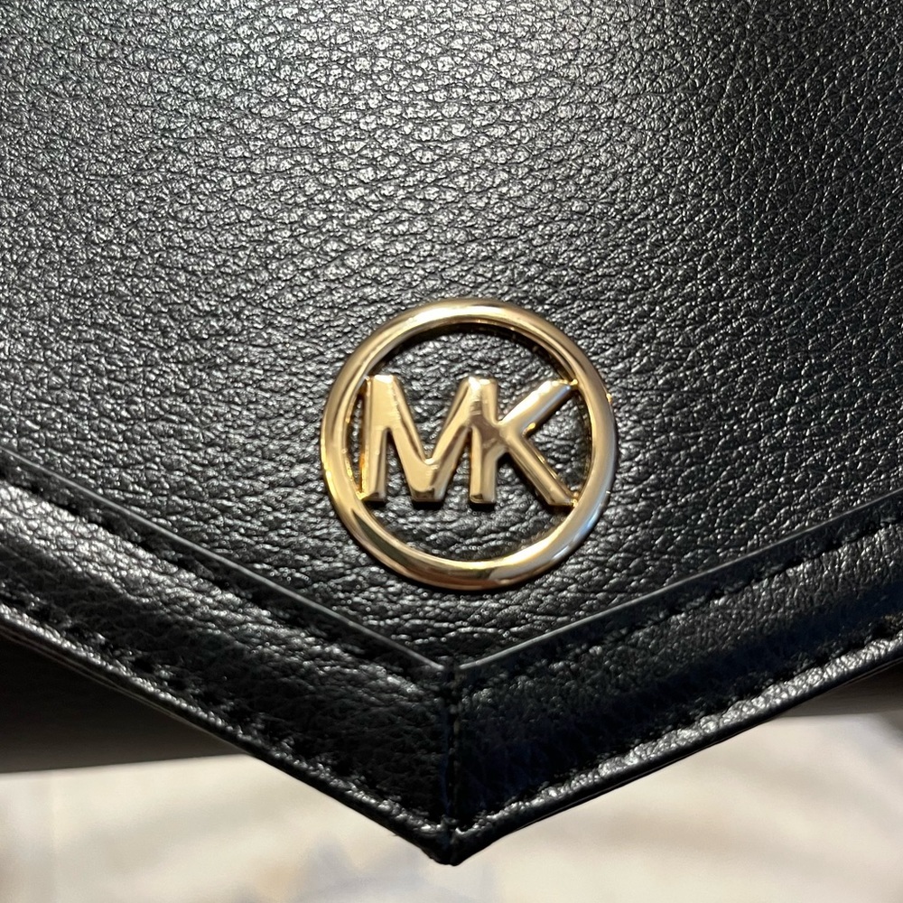 Michael Kors Black Leather Belt/Travel Bag with Signature Logo in Gold Tone ✨ - Picture 2 of 12